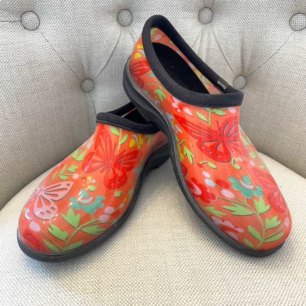 SLOGGERS Size 9 Waterproof Garden Slip On Clogs Orange Butterfly